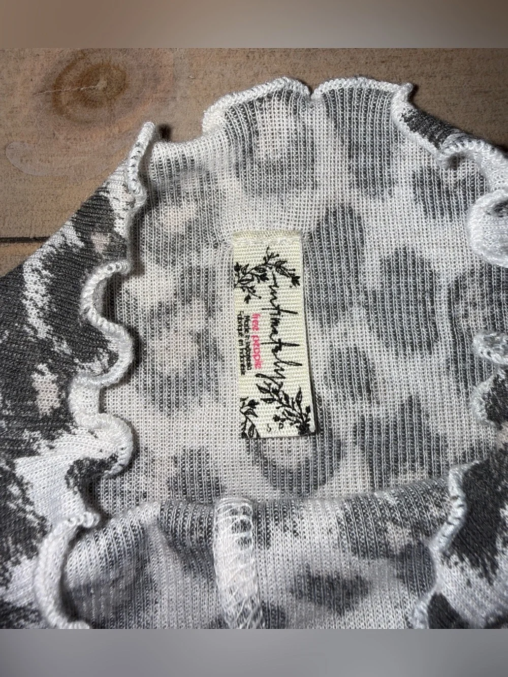 Free People Black & White Leopard Ruched Long-Sleeve Top Size Small